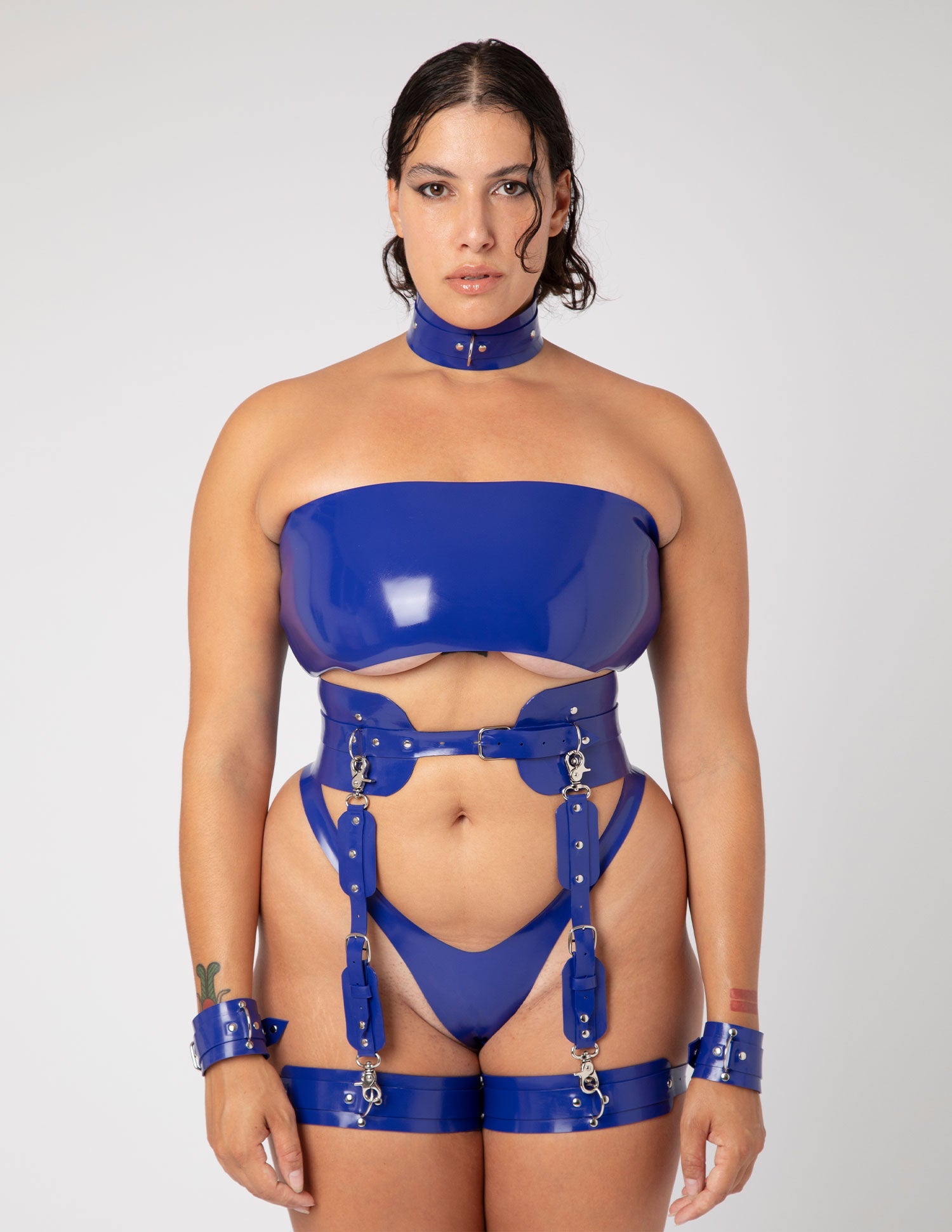 Set Bondage in Lattice