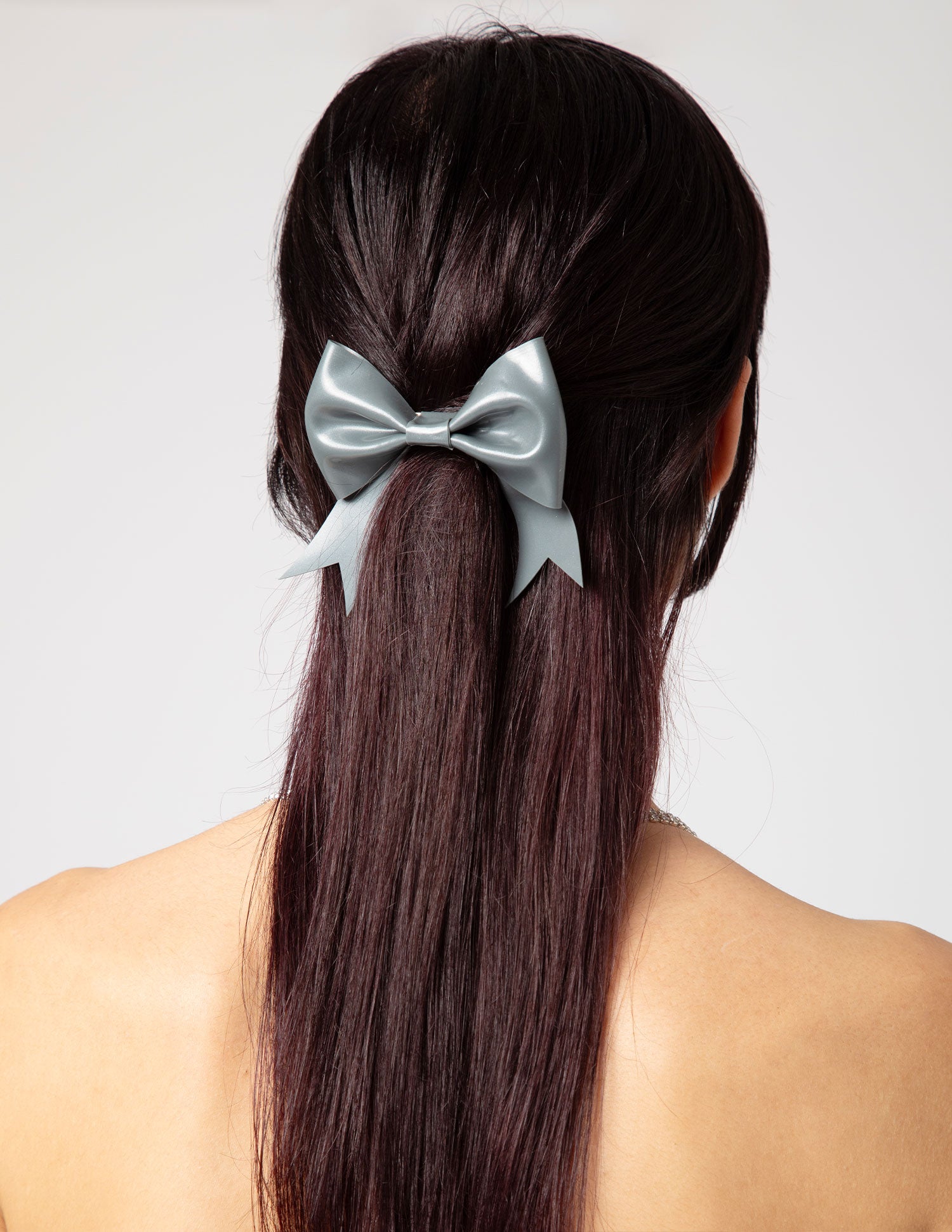 Latex bow clip